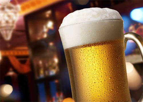 喝啤酒你可要注意自己身体健康了,喝啤酒你可要注意自己身体健康了英语