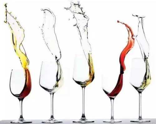 葡萄酒的年龄与颜色挂钩!