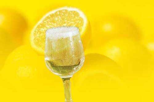 柠檬泡白酒的功效与作用以及柠檬泡白酒的做法
