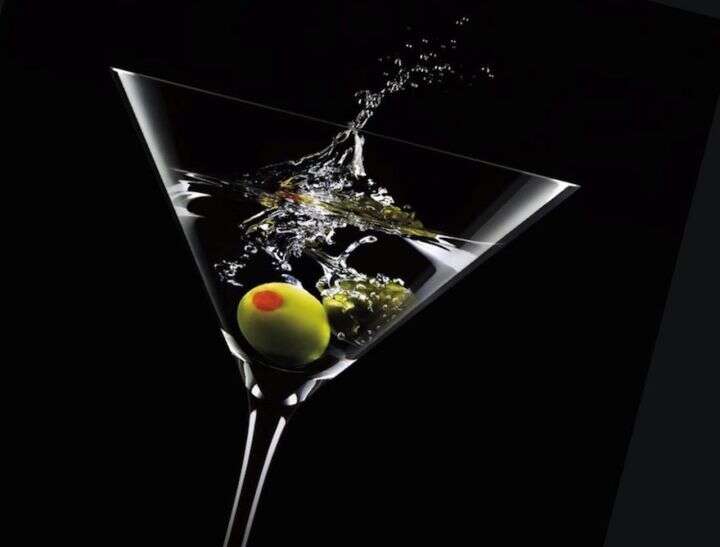 Dry Martini——搅拌，不要摇匀