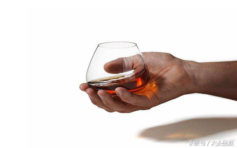大头品酒：洋酒干邑白兰地和威士忌你选择谁？