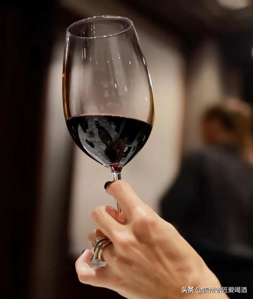 葡萄美酒夜光杯，好多人还不知道正确喝葡萄酒的方法