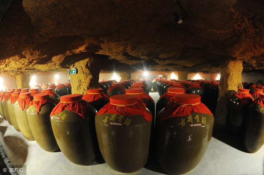 茅台镇传统的酿造工艺，酱香酒的千年传承