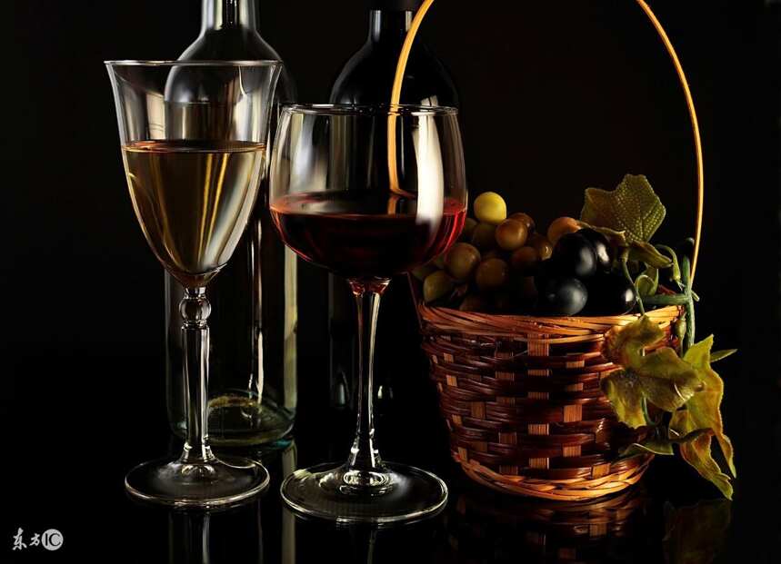 你知道为什么葡萄酒喝起来有酸酸的味道吗？