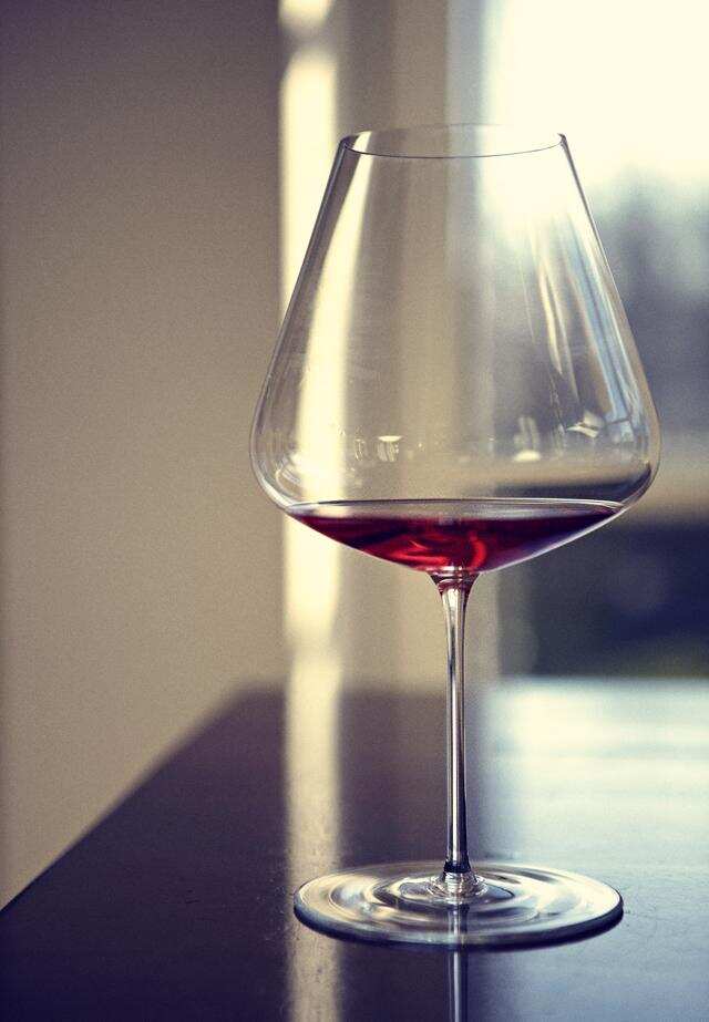 喝葡萄酒的杯子，都有哪些讲究？