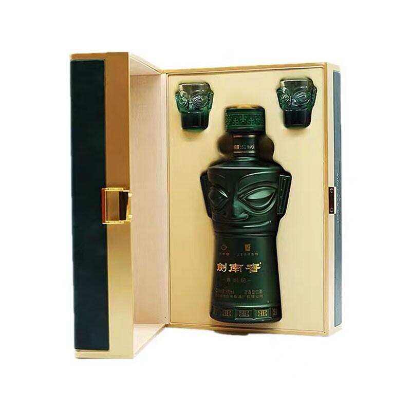 剑南春·青铜纪——神秘雄浑的青铜面具与千年飘香的名酒巧妙融合