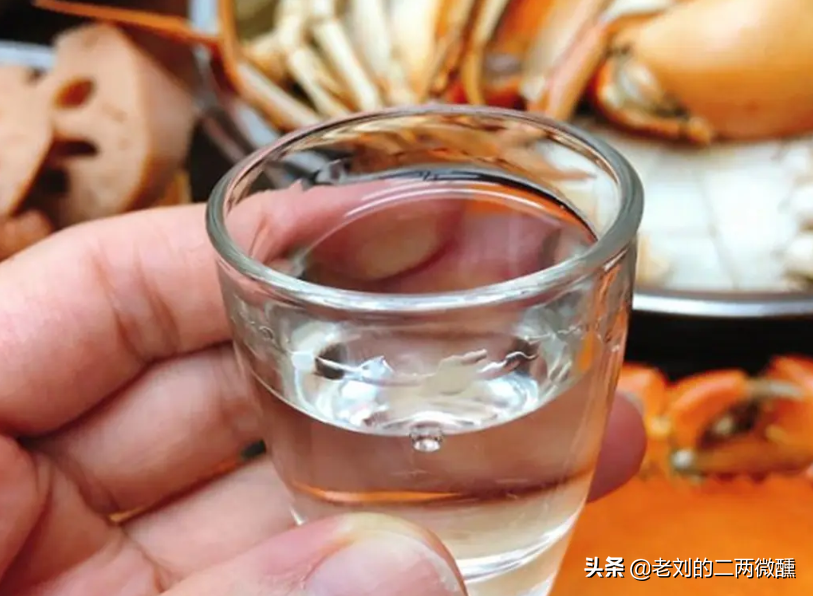中国4款酒质不差的“尴尬名酒”，穷人喝不起，有钱人看不上