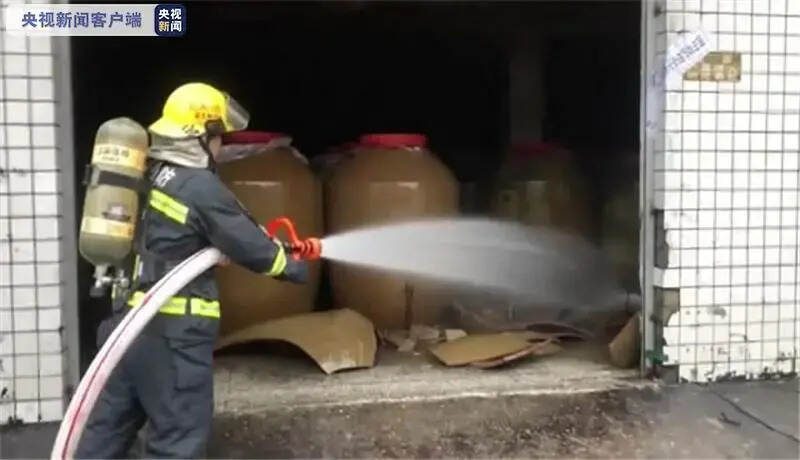 四川泸县地震致一酒厂200吨高度白酒泄漏