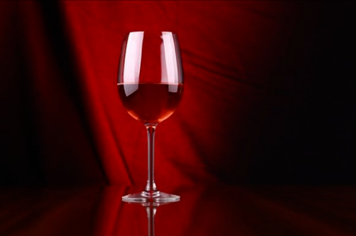 红酒知识丨红酒能用冰箱长期储存吗？