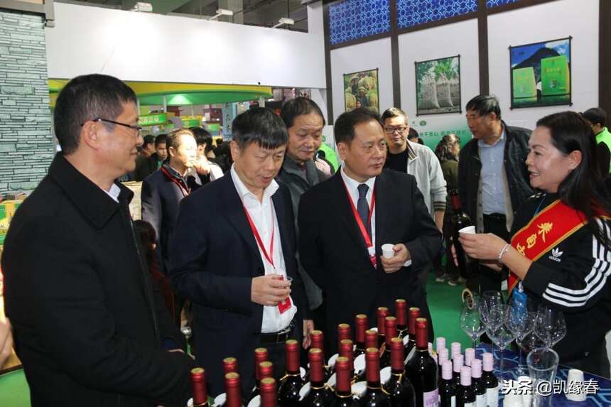 凯缘春亮相2018浙江农业博览会，中国蓝莓酒之乡产品引广泛关注