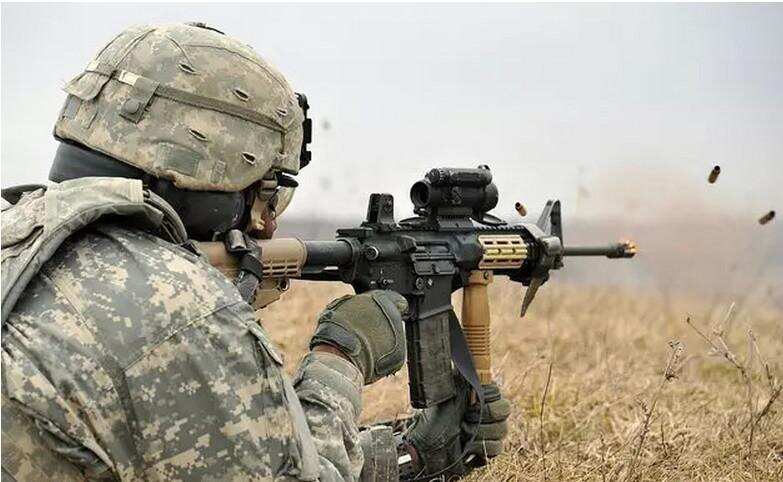 为何美国士兵喜欢使用M4A1这种威力较小的卡宾枪？