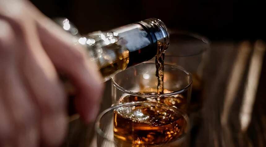 5个整桶威士忌线上拍出超200万元，罗曼湖“双十一”赢开门红