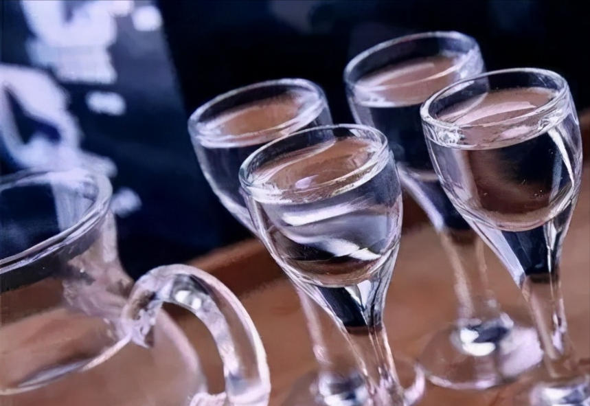 白酒知识丨液态发酵法白酒等于酒精生产工艺，是真的吗？