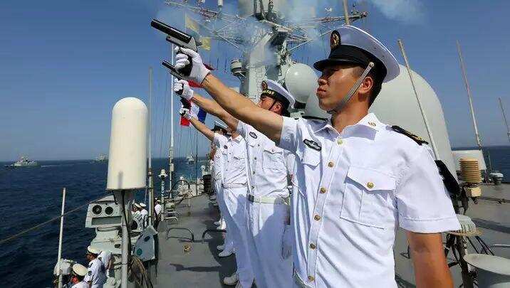 海军水兵帽上的小小“飘带”竟有那么多用途！