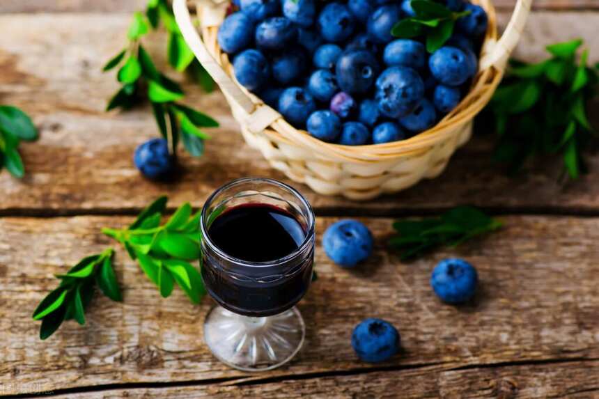 蓝莓酒KO葡萄酒