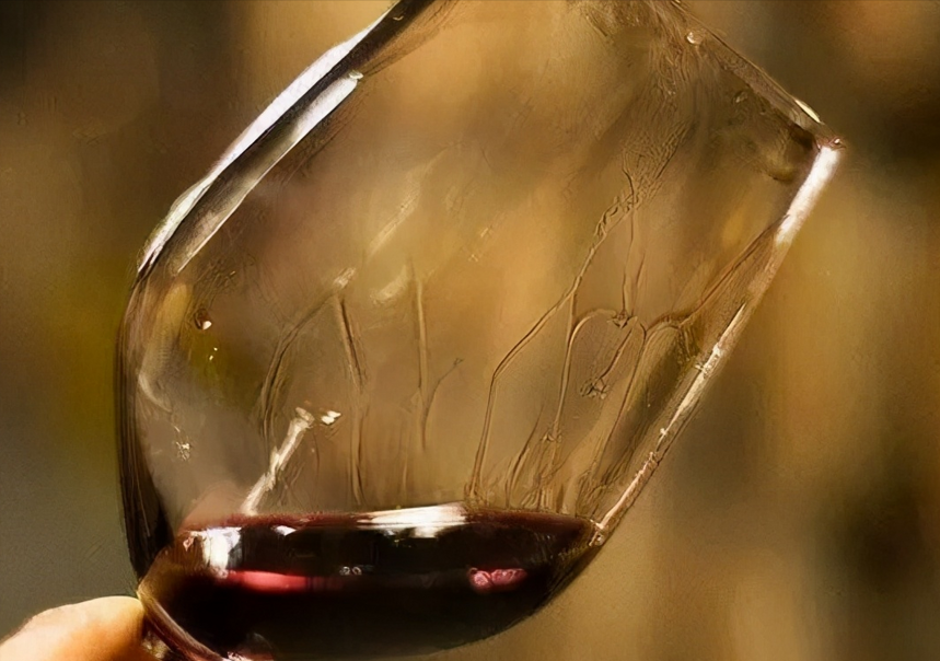 红酒知识丨“挂杯”的才是好红酒？