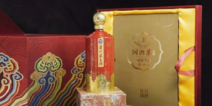 贵州茅台祖国六十华诞纪念酒丨每一瓶都有独一无二的意义
