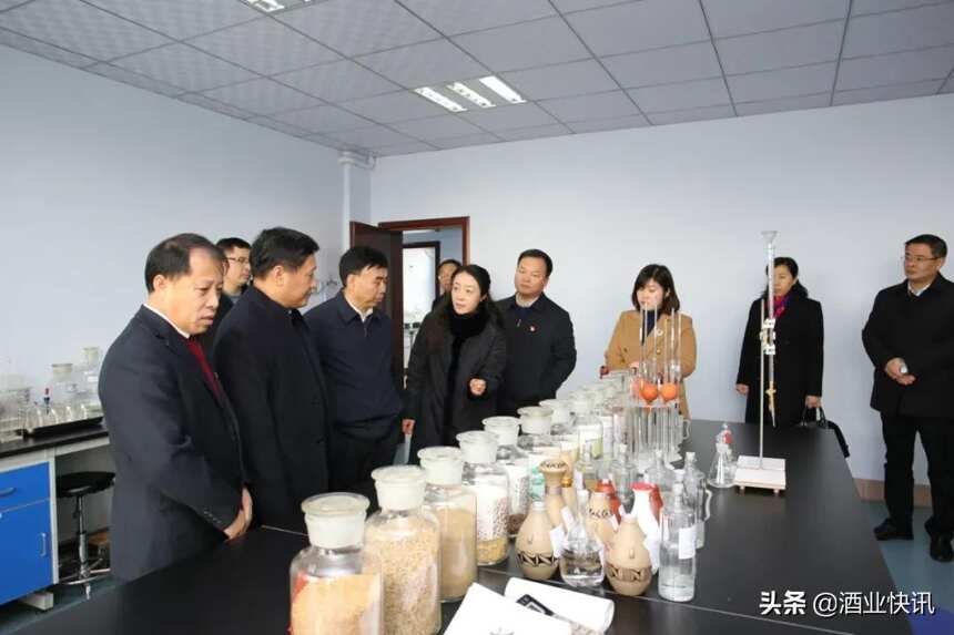 河南省白酒研究院、仰韶生物工程实验室在仰韶酒业揭牌