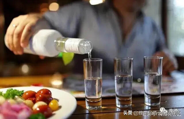 中国最烈的4种酒，酒量差的人喝一口就“醉倒”，你喝过几种