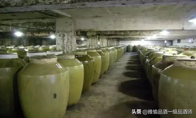 中国白酒之储藏文化：陶坛藏、洞藏、酒海藏……