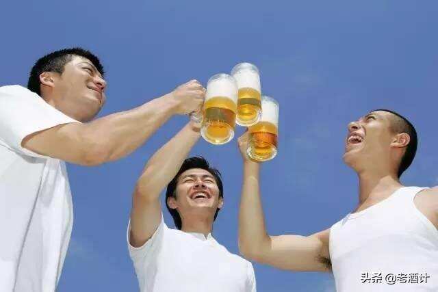 年龄与酒的秘密：不同年龄段的男人都爱喝些什么酒？