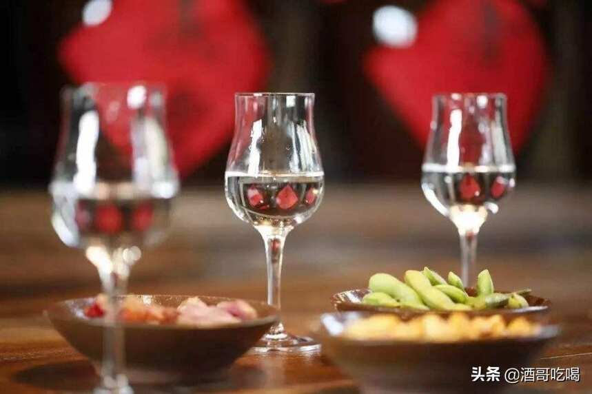 中国各地区名酒，到什么地方要喝什么酒？