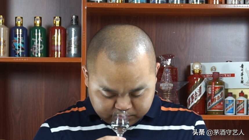 茅酒守艺人品酒：永福酱酒10年，浓香大佬做酱香酒香不香？