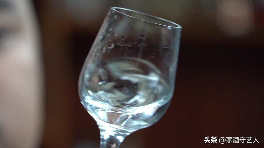 茅酒守艺人品酒：程家老窖1993，董香型白酒