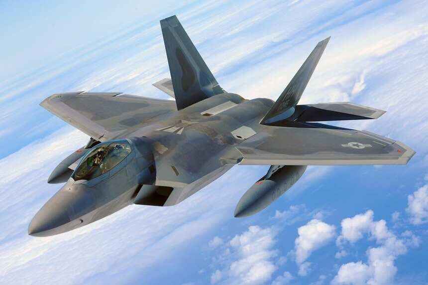 美军最强战机F-22真的无懈可击吗？EA-18G咆哮者曾“击落”F-22