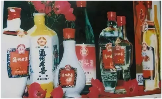 30年前，河南大爷2.8元买的酒，如今竟成了一瓶难求的“高档酒”