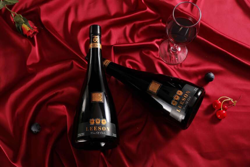广泛了解品尝多系列云仓酒庄的品牌雷盛红酒产品