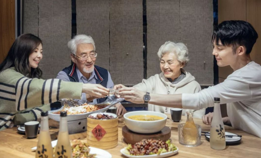 安徽101岁老人，每天3两酒，喝了40年，如今身体情况怎么样了