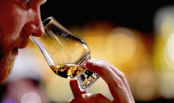 威士忌里真有这么多味道？为什么我喝不出来？