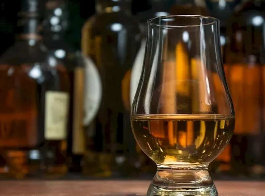 你杯中的威士忌“酒脚”长吗？