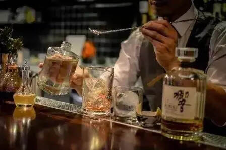 驭凡带你领略 年轻而精妙的 日本威士忌史