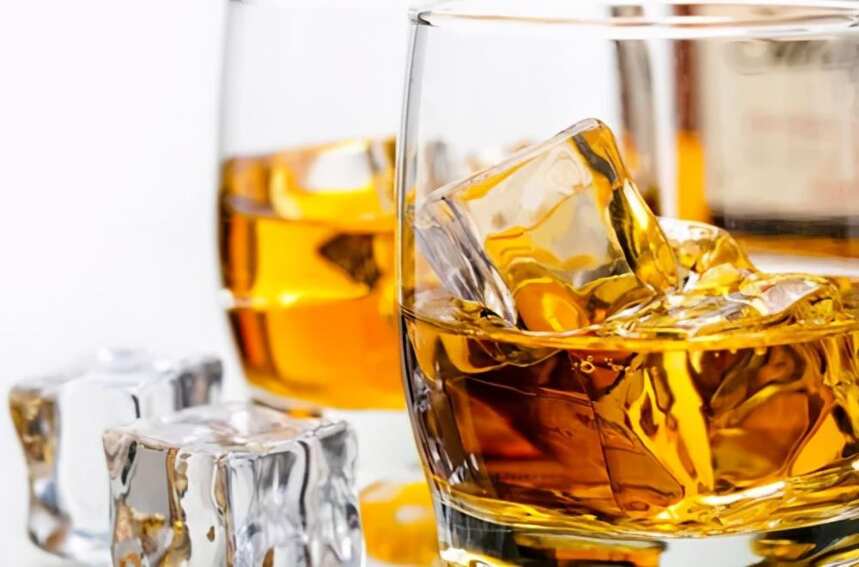 威士忌的冰块饮法怎样操作才是正确的？