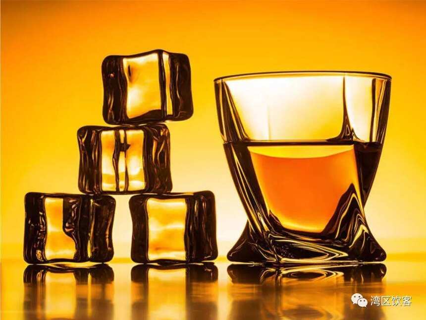 威士忌究竟是应该加水还是加冰，何者才是正确的饮用方法？