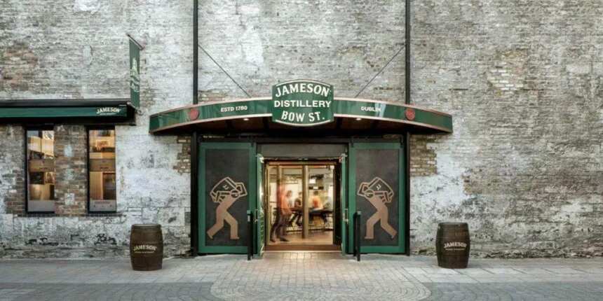 一千多家蒸馏厂现却只剩三家，威士忌发源地爱尔兰经历了什么？