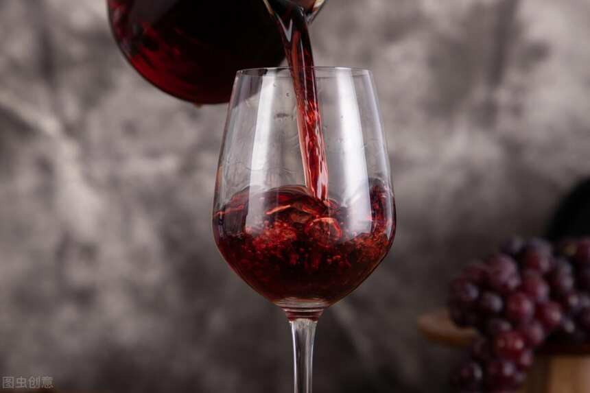葡萄酒的“单酿”和“混酿”，到底哪种更好些？