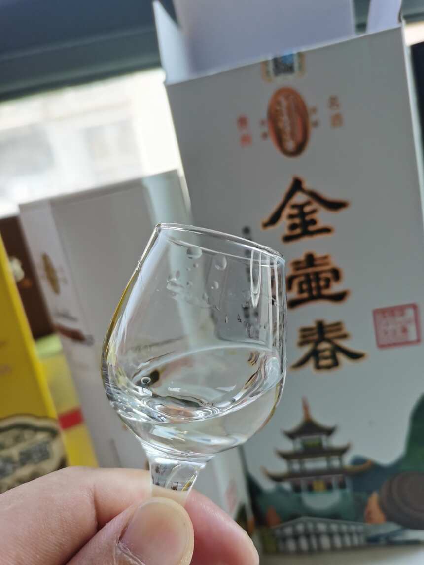 从贵州老三春金壶春酒品鉴说茅台酱香型白酒勾调的关键点