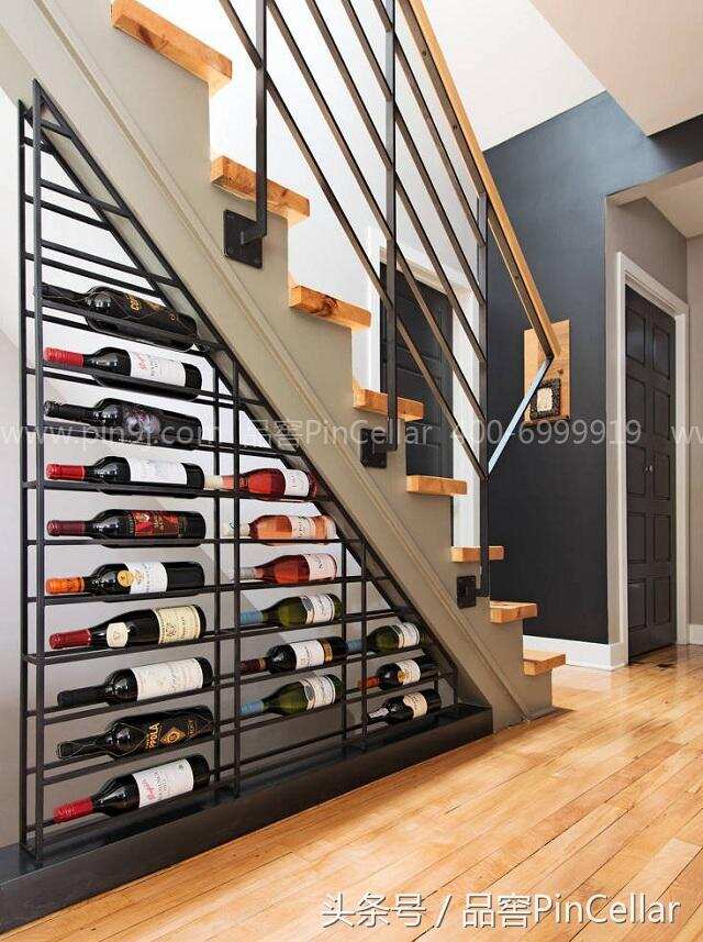 楼梯间酒窖