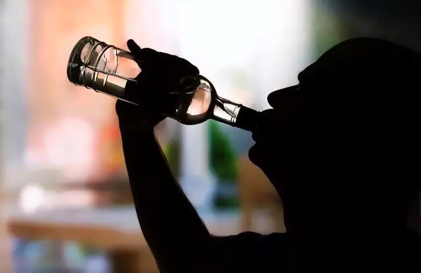 喝酒对人体有哪些伤害？怎样才能把喝酒的伤害降到最低？