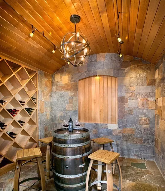 用石头砌出来的酒窖，是一种怎样的体验？