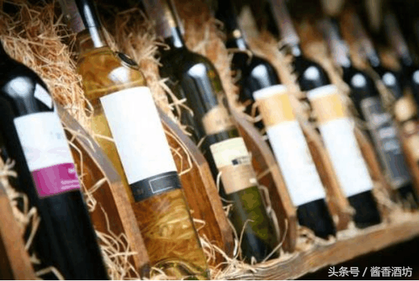 为什么葡萄酒储存需要一定的湿度呢？
