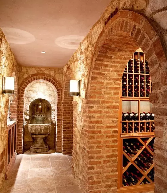 用石头砌出来的酒窖，是一种怎样的体验？