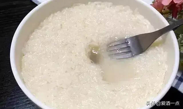 只需一碗糯米，2分钟教你在家做米酒，做法超简单！