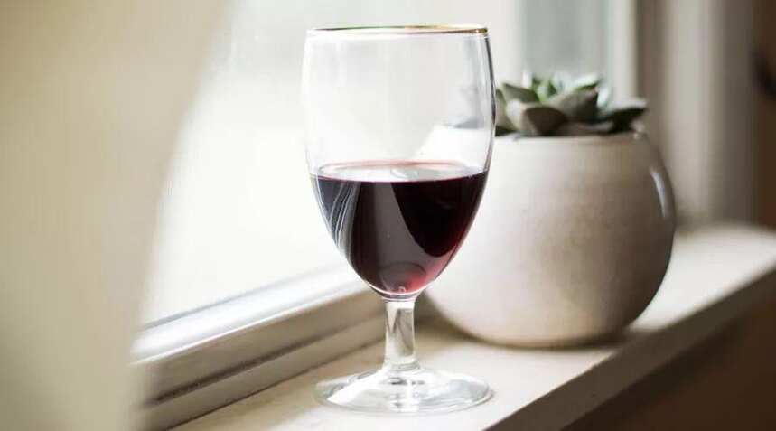 红葡萄酒也能冰着喝？