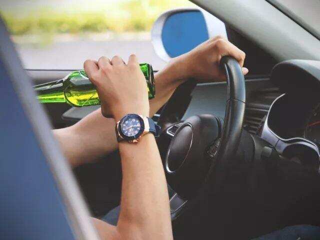 喝一杯葡萄酒后，多久才能开车？