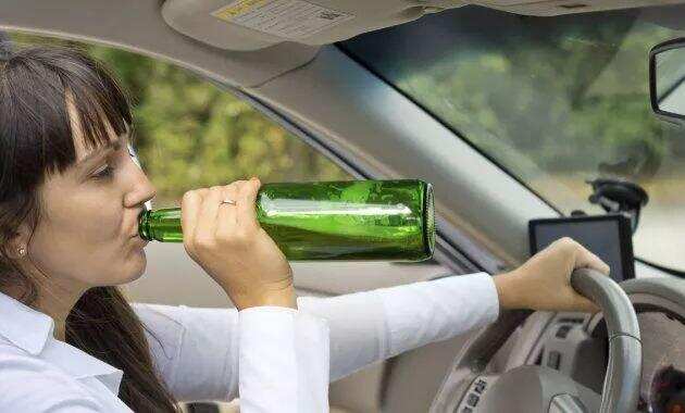 喝一杯葡萄酒后，多久才能开车？