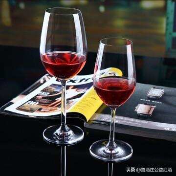 用什么杯子品尝葡萄酒才是正确的？